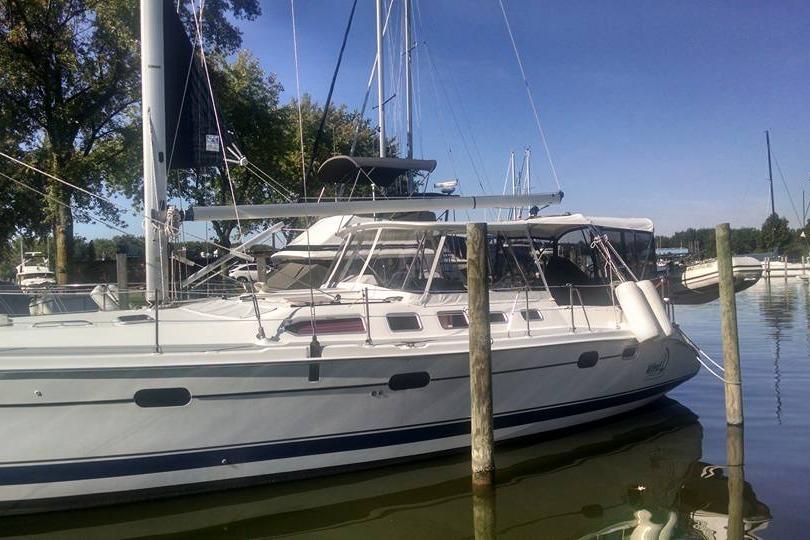 2005 Hunter 46
