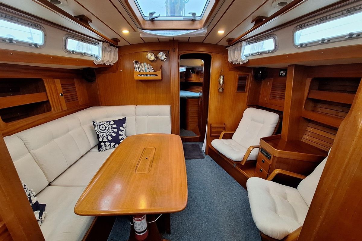 2001 Hallberg-Rassy 39