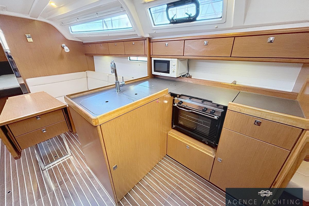 2014 Bavaria Cruiser 37
