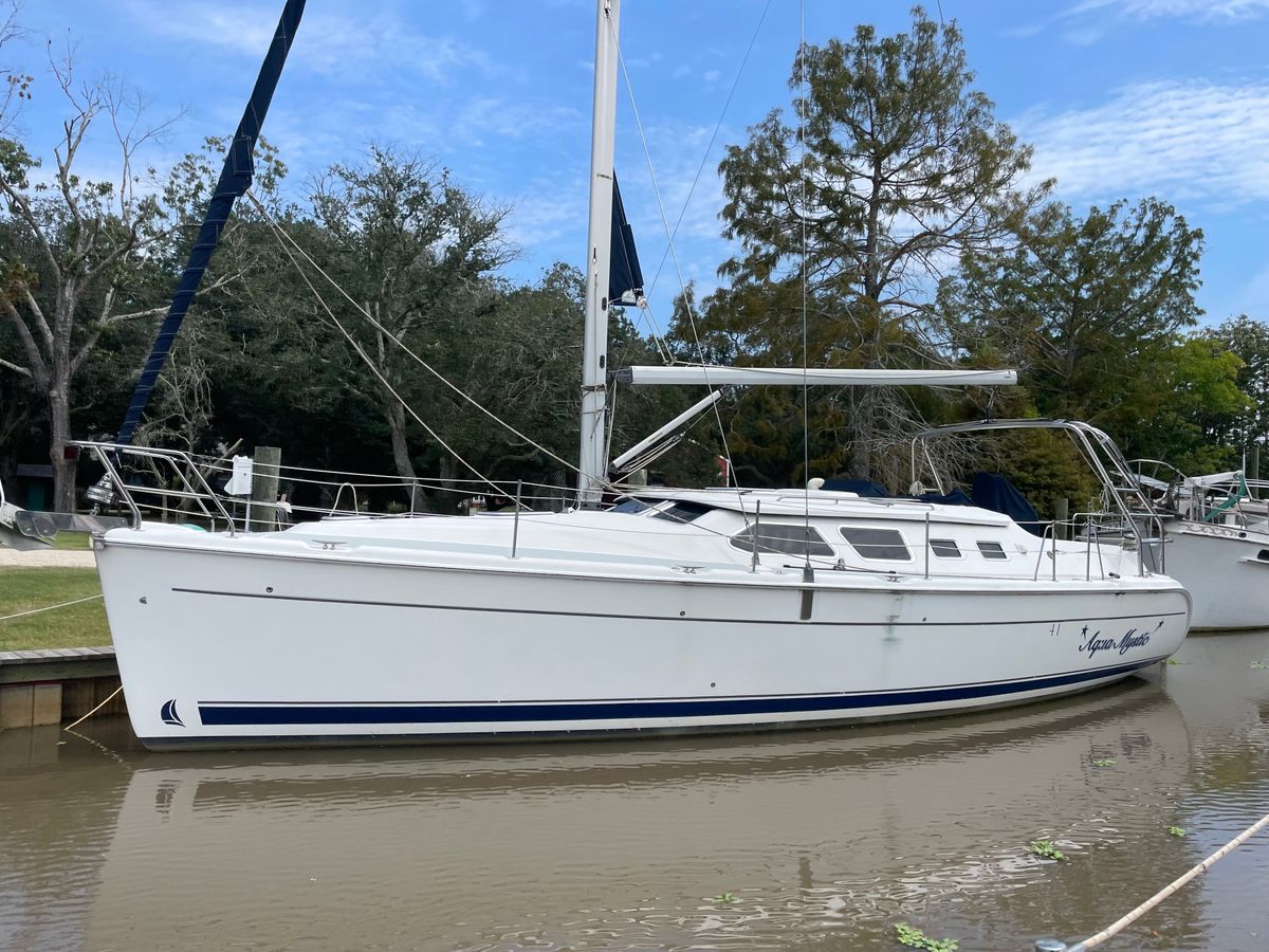 2007 Hunter 41 Deck Salon