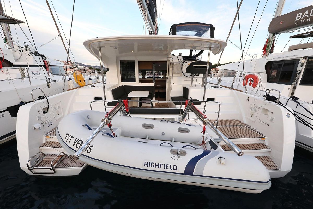 2020 Lagoon 40