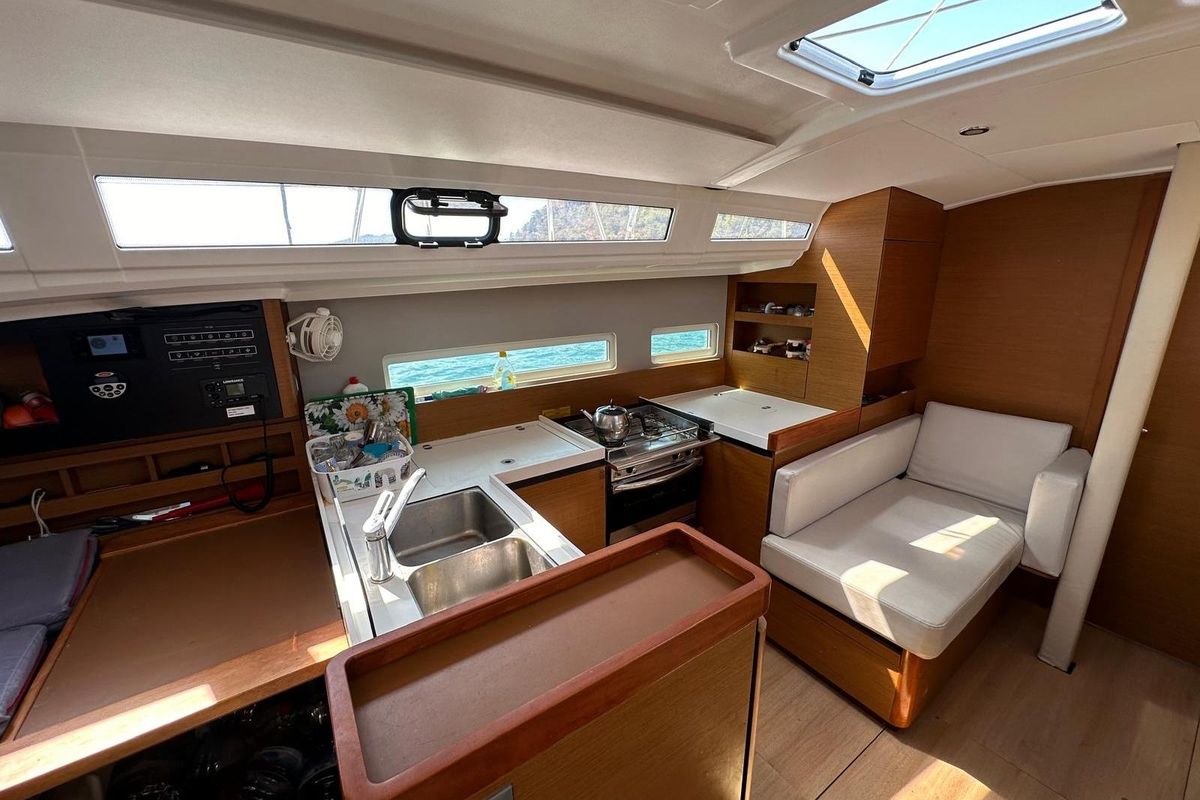 2019 Jeanneau Sun Odyssey 410