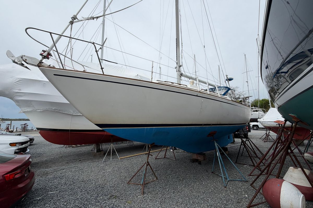 1979 Pearson 35