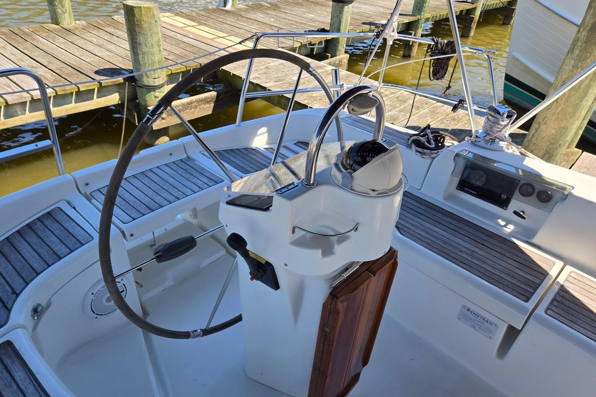 2003 Beneteau 393
