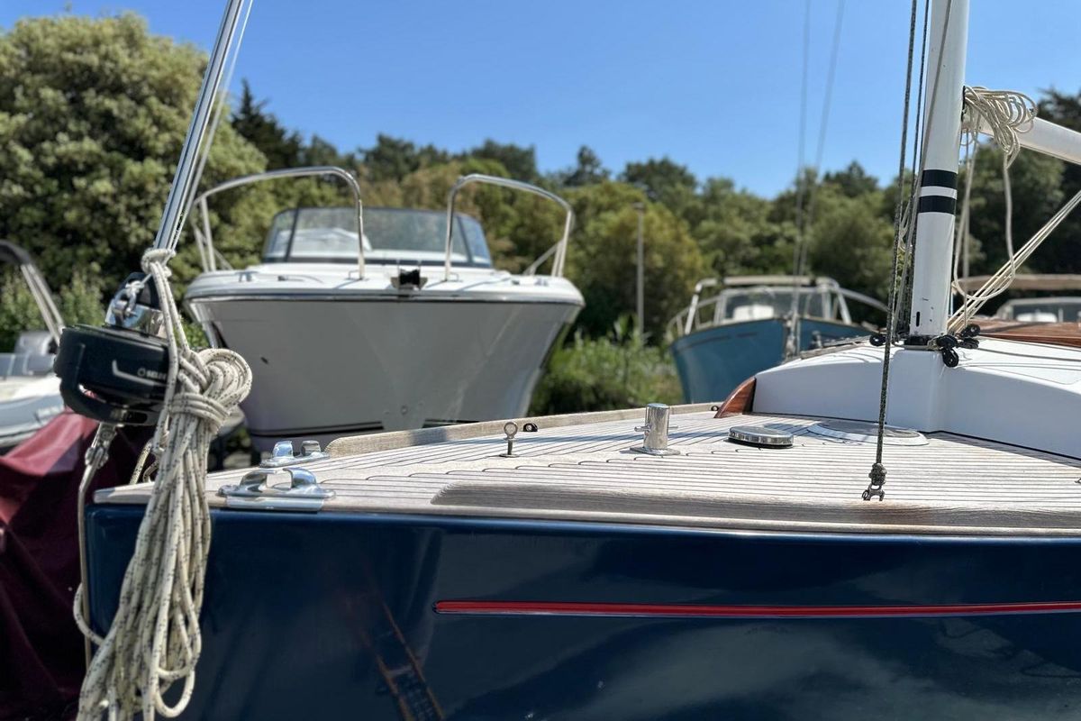 2004 AP Yachting Solenn 23