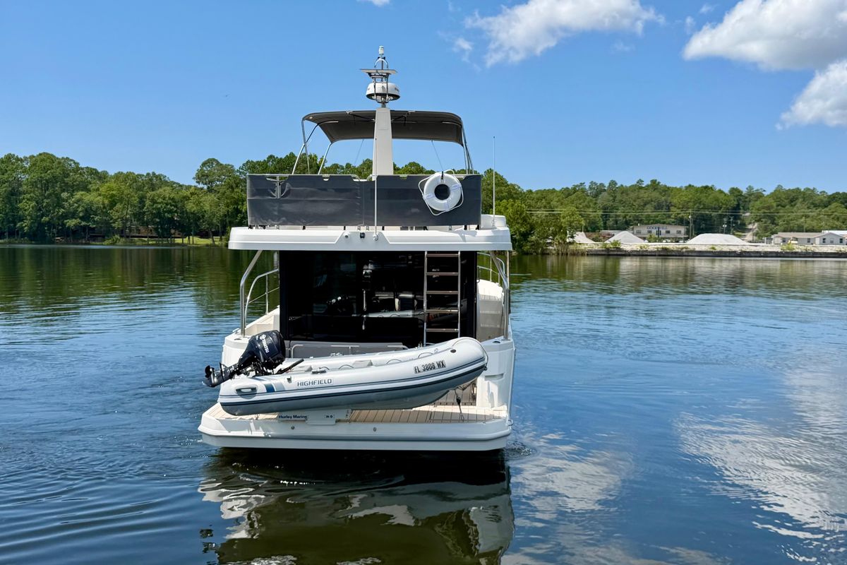 2025 Beneteau Swift Trawler 41 Fly