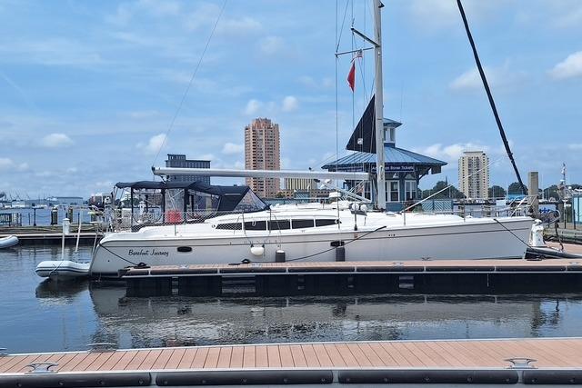 2011 Hunter 50 Aft Cockpit for sale in Oriental, North Carolina