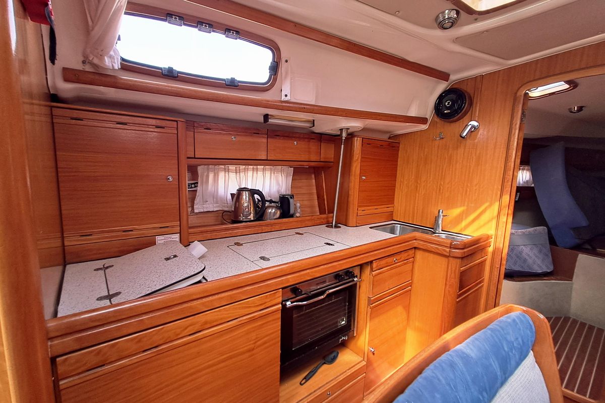 2007 Bavaria Cruiser 39