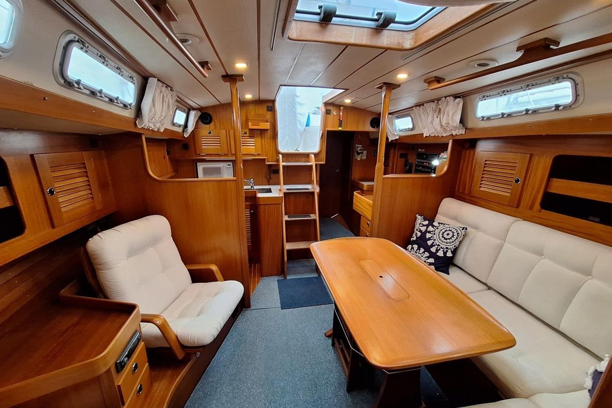 2001 Hallberg-Rassy 39