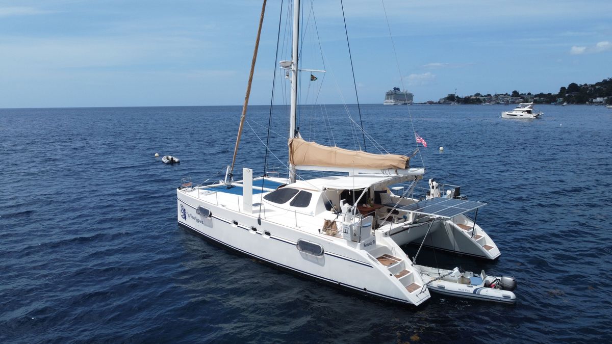 1998 Catana 471