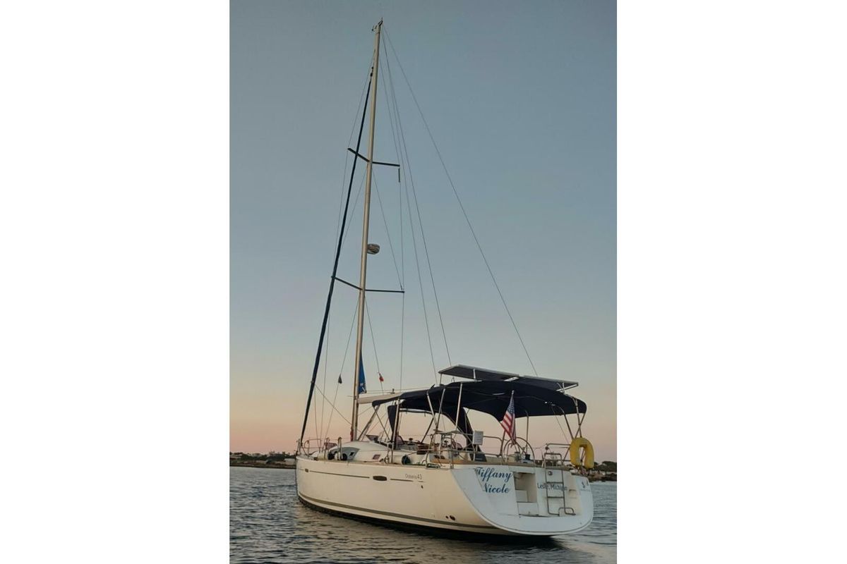 2011 Beneteau Oceanis 43