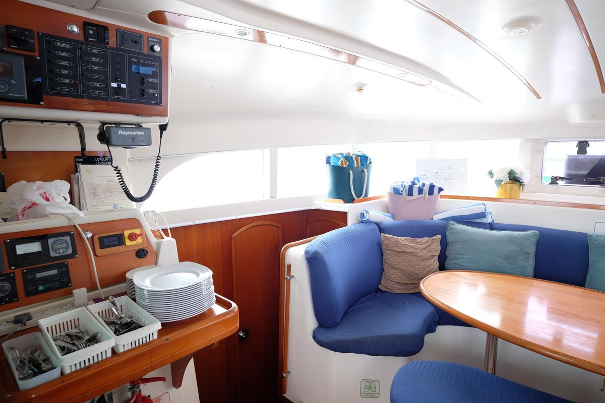 2003 Lagoon 380