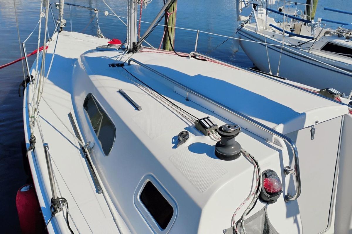 2006 Hunter 27