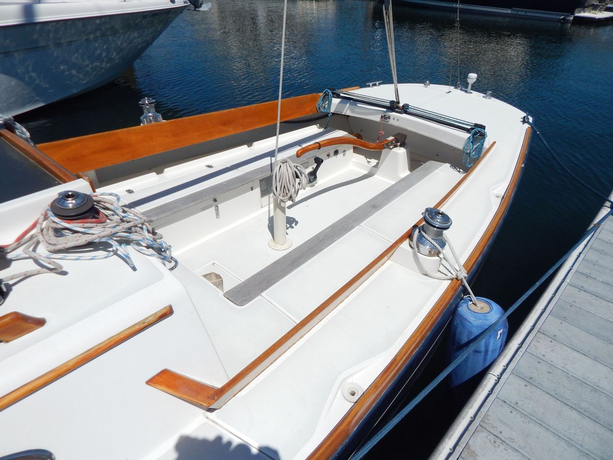 2002 Alerion 28 Express