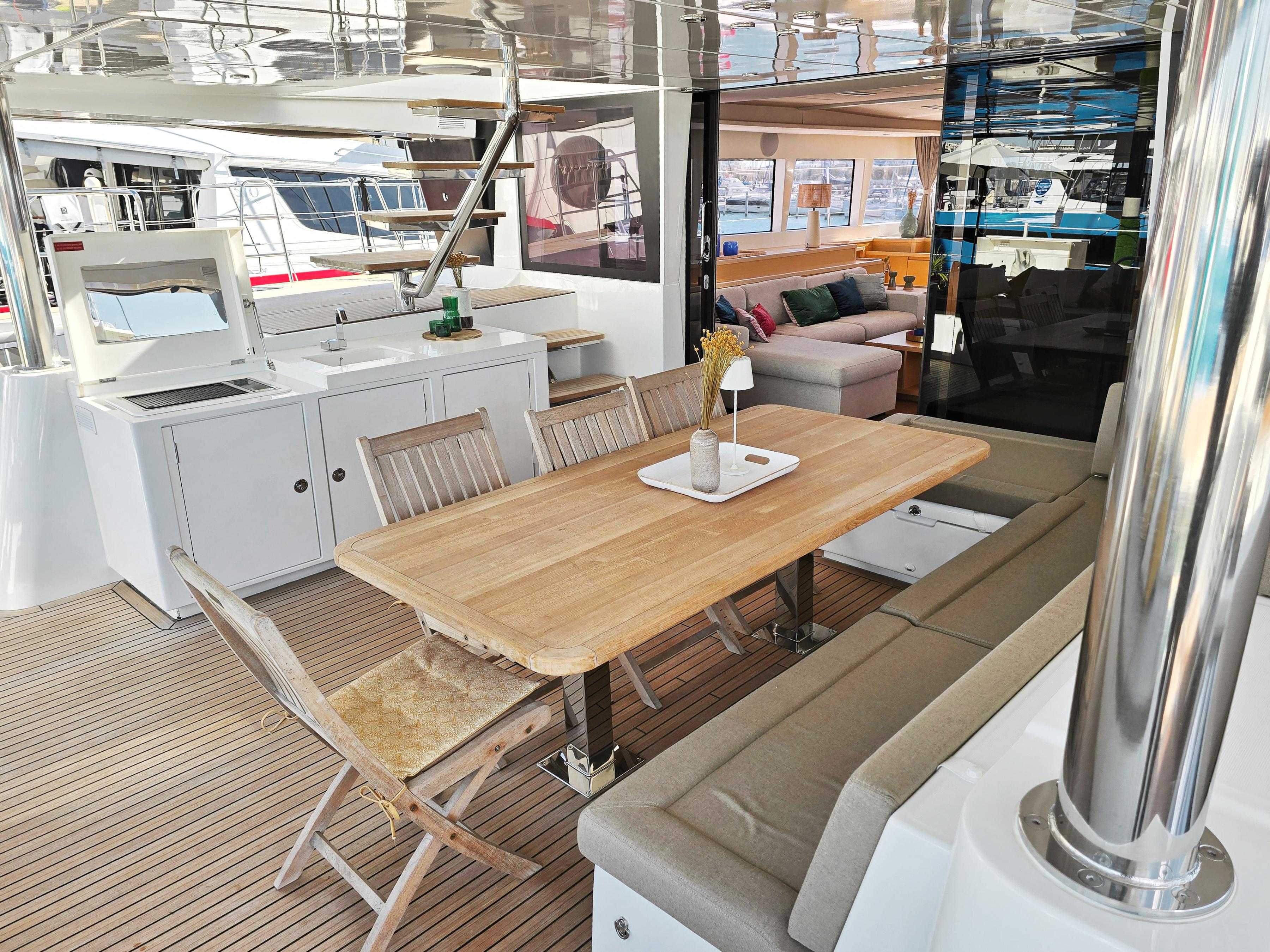 2012 Lagoon 620