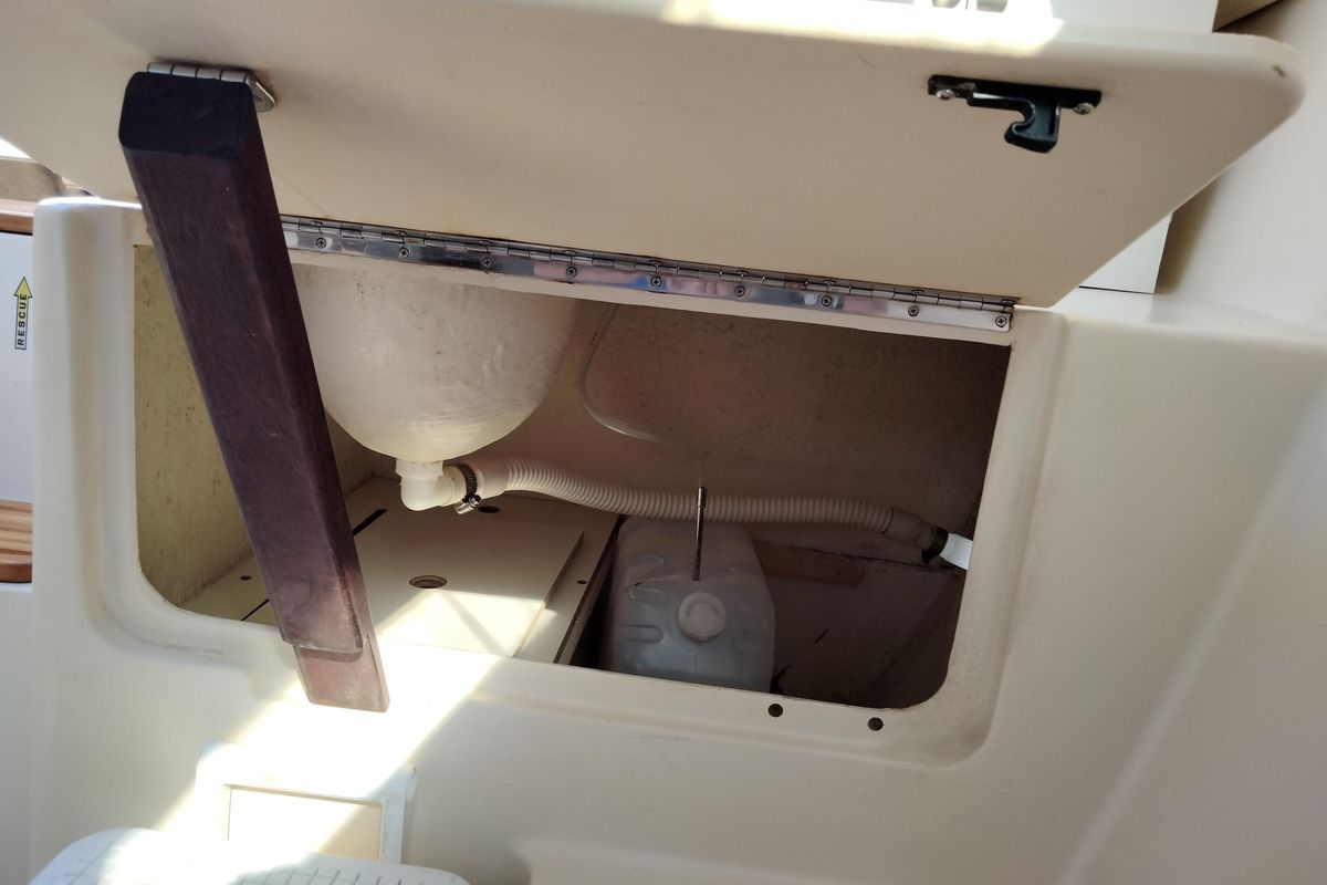1998 Hunter 240