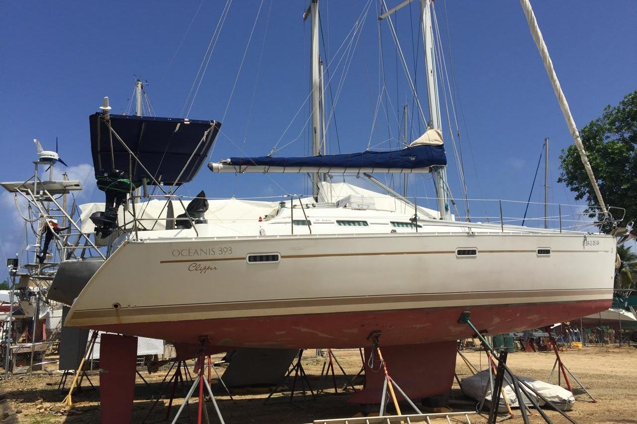 2004 Beneteau Oceanis Clipper 393 Boats
