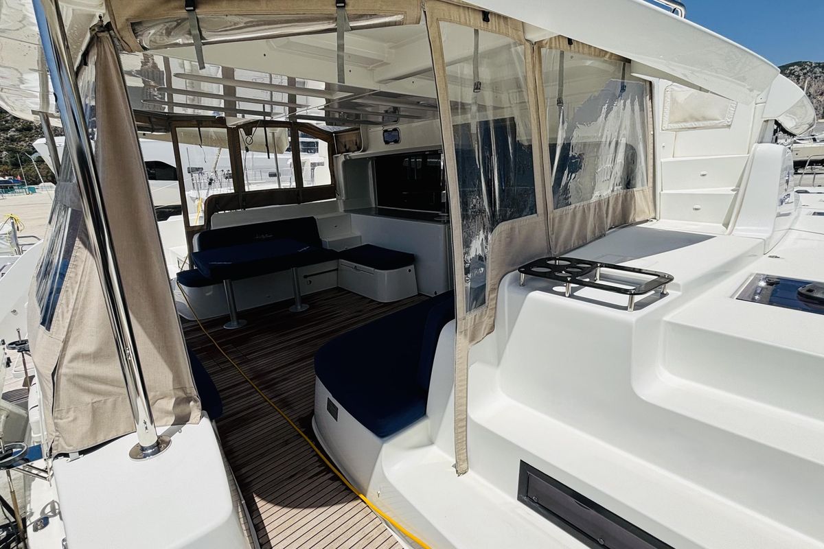 2022 Lagoon 46