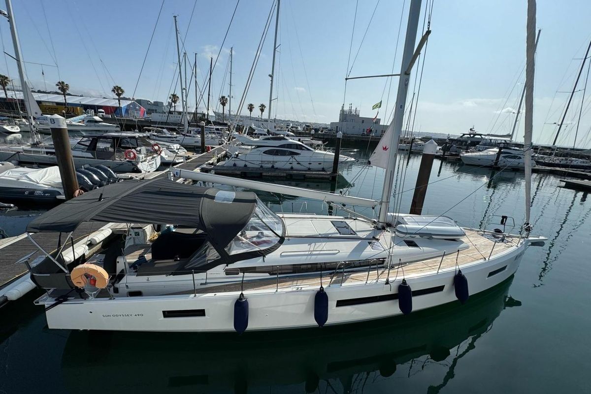 2022 Jeanneau Sun Odyssey 490