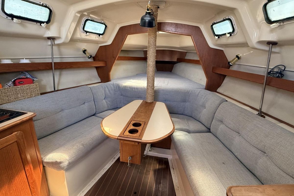1991 Hunter 28