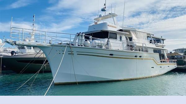 2005 Explorer Motor Yachts 28m for sale in Barcelona, Spain
