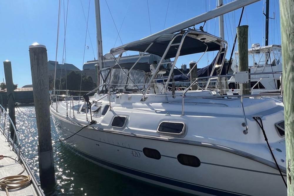 2001 Hunter Passage 420