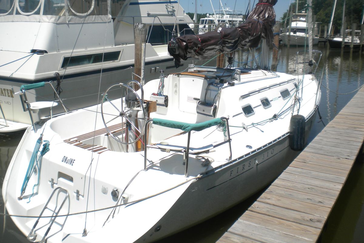 1994 Beneteau First 310
