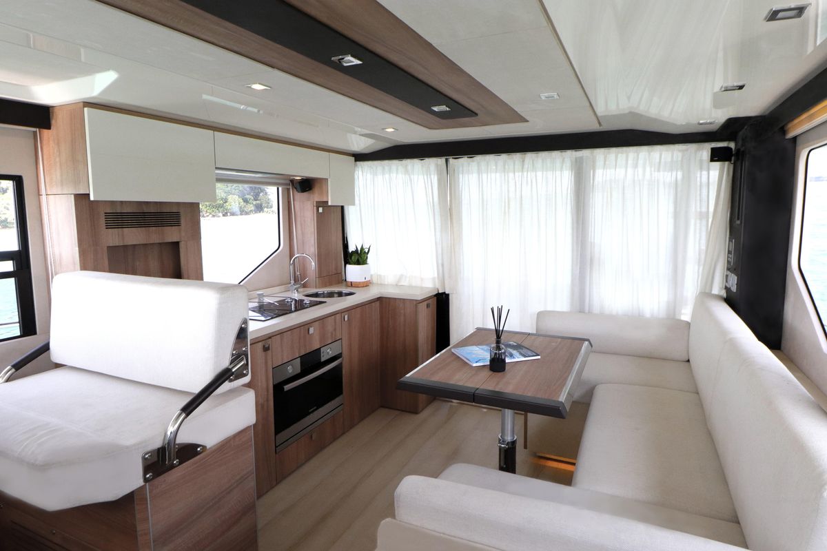 2016 Cranchi ECO Trawler 43 LONG Distance