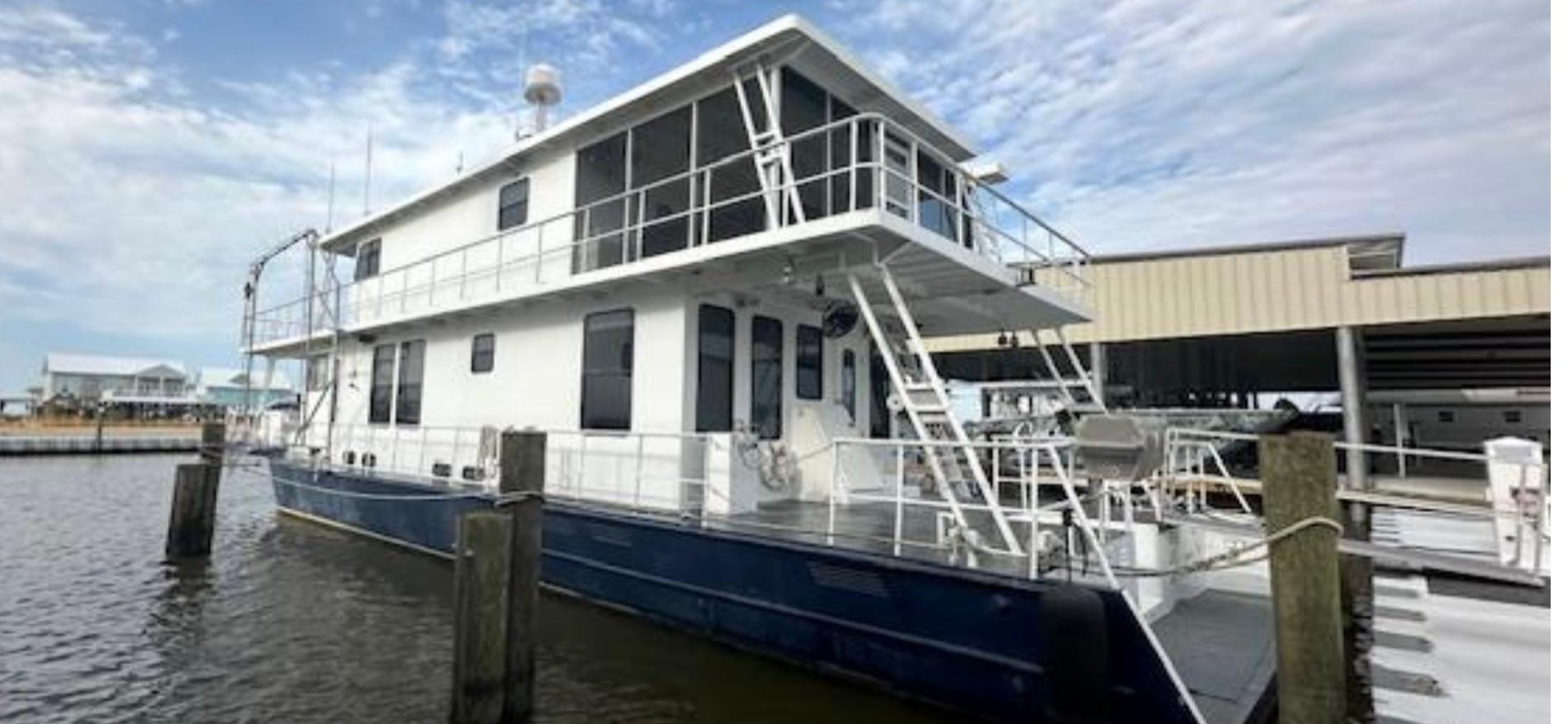 2003 Custom Houseboat for sale in Houma, Louisiana