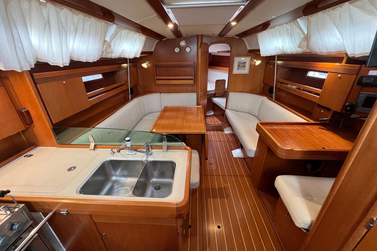 2004 Dufour 40