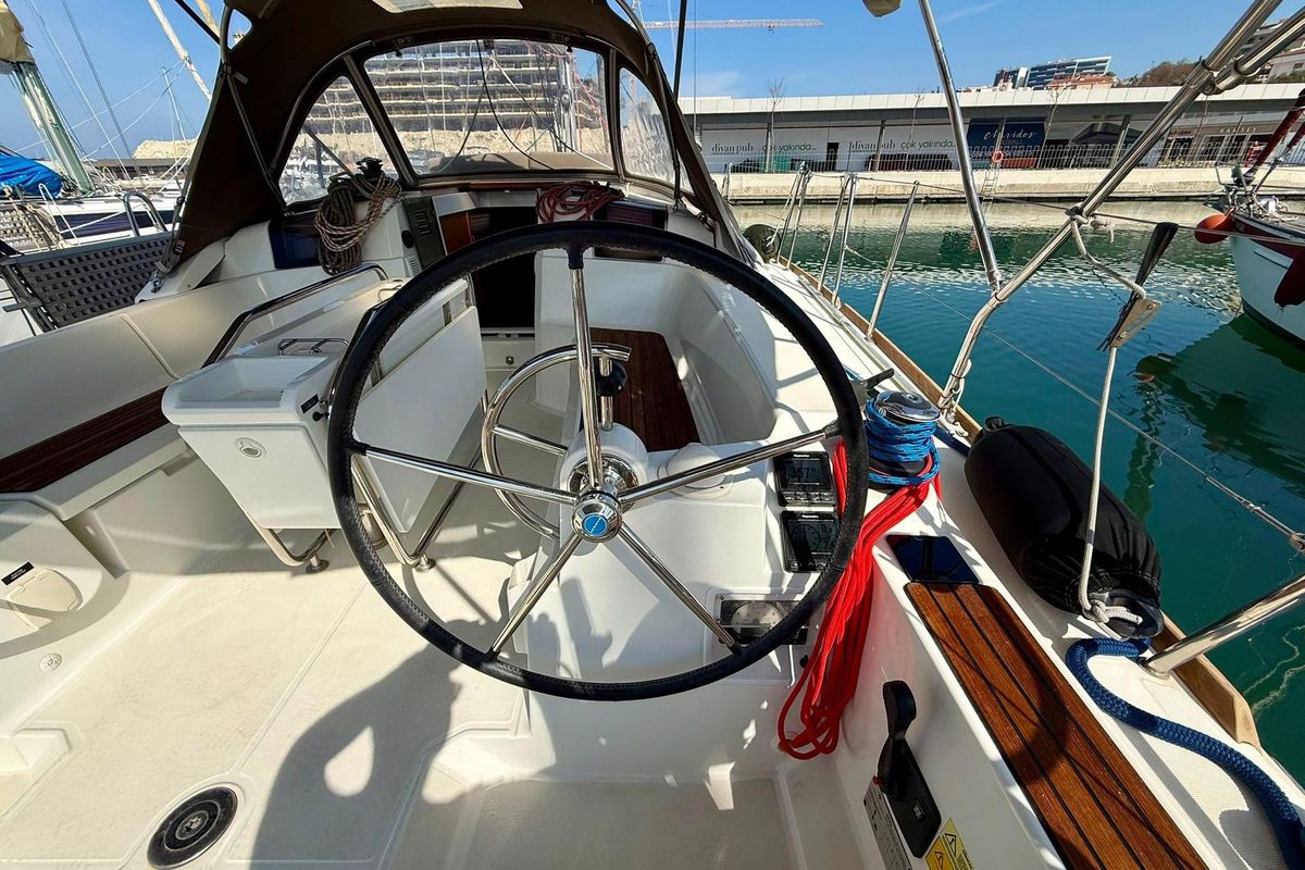 2018 Jeanneau Sun Odyssey 389