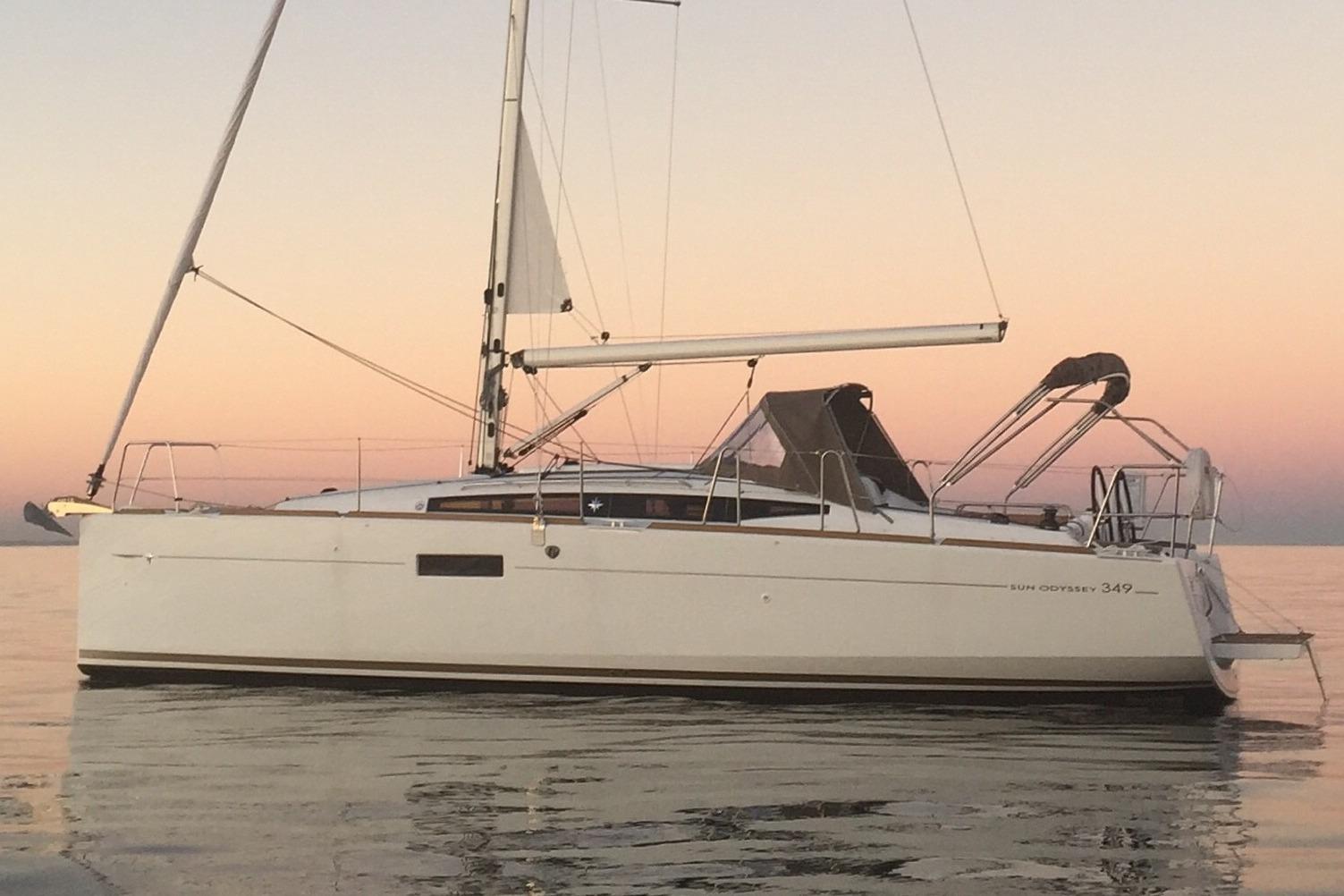 2015 Jeanneau Sun Odyssey 349 Boats