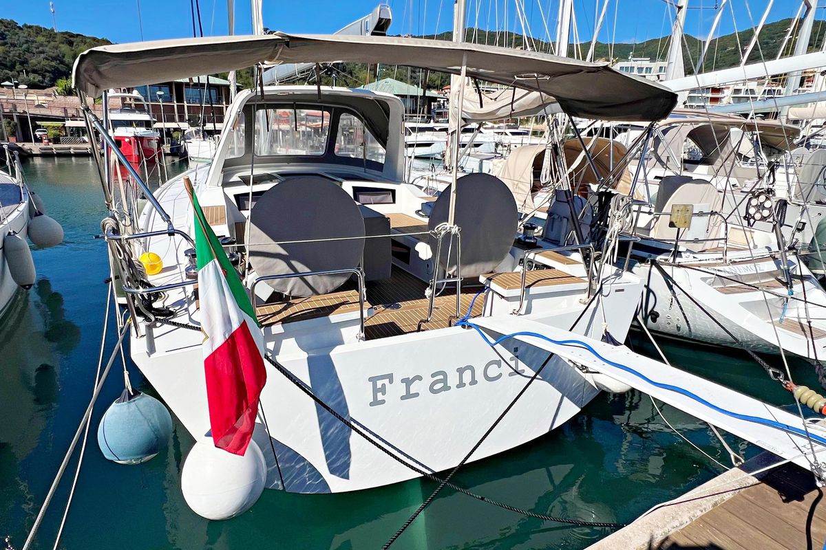 2020 Grand Soleil 42 Long Cruise