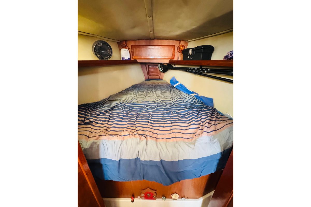 1990 Hunter Legend 37