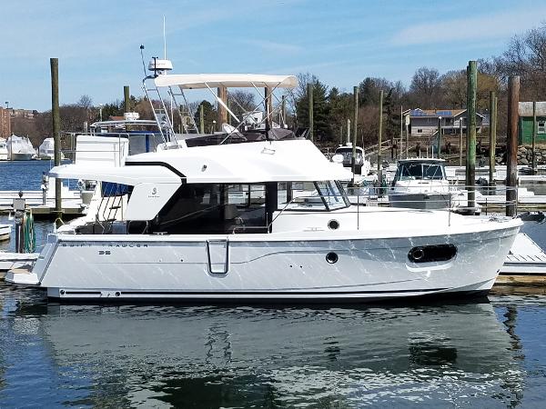 2019 Beneteau Swift Trawler 35 for sale in New Rochelle, New York