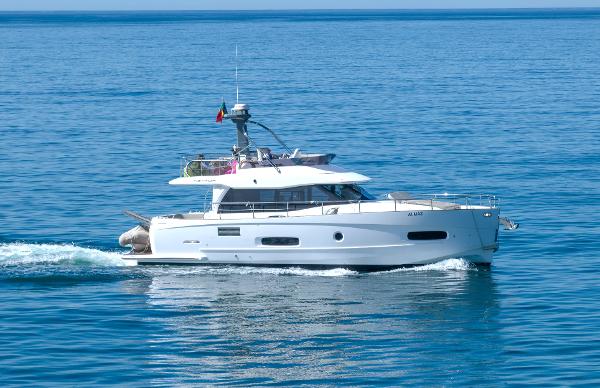 2020 Azimut Magellano 43 for sale in Vilamoura, Portugal