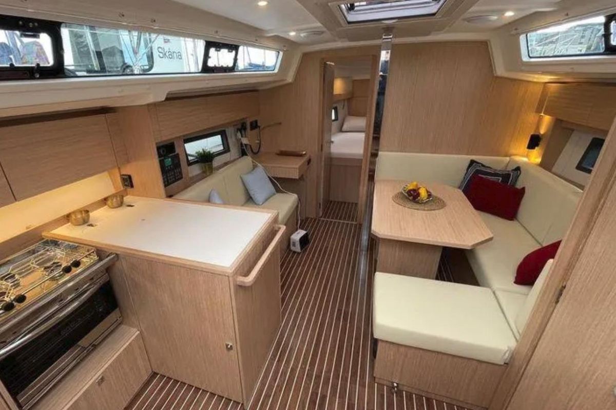 2023 Bavaria C38