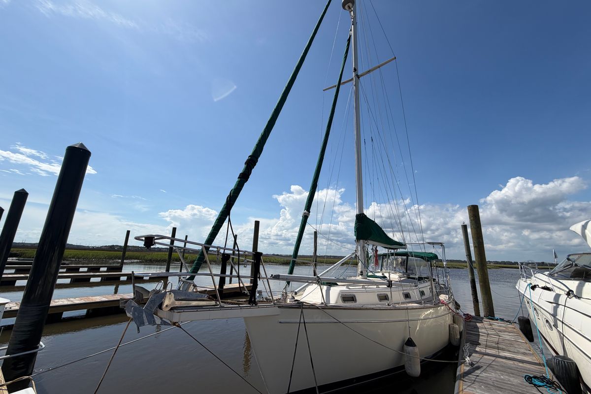 1986 Island Packet 38