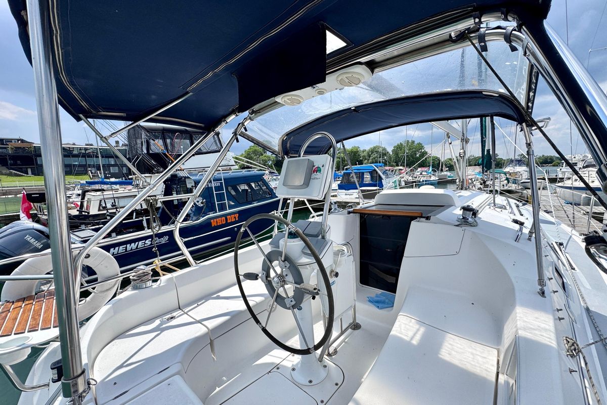 2006 Hunter 33
