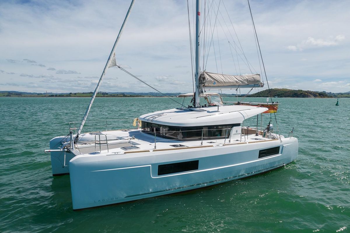 2021 Lagoon 40