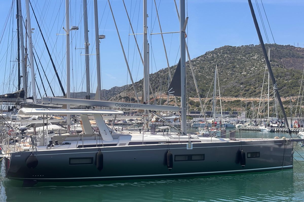 2020 Beneteau Oceanis Yacht 54