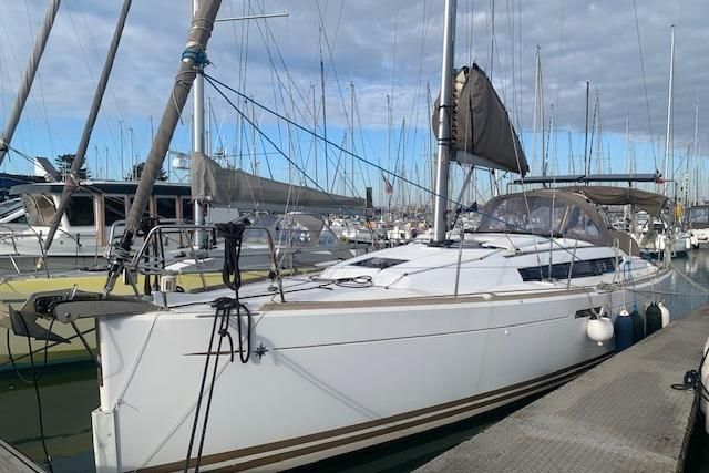 2012 Jeanneau Sun Odyssey 379