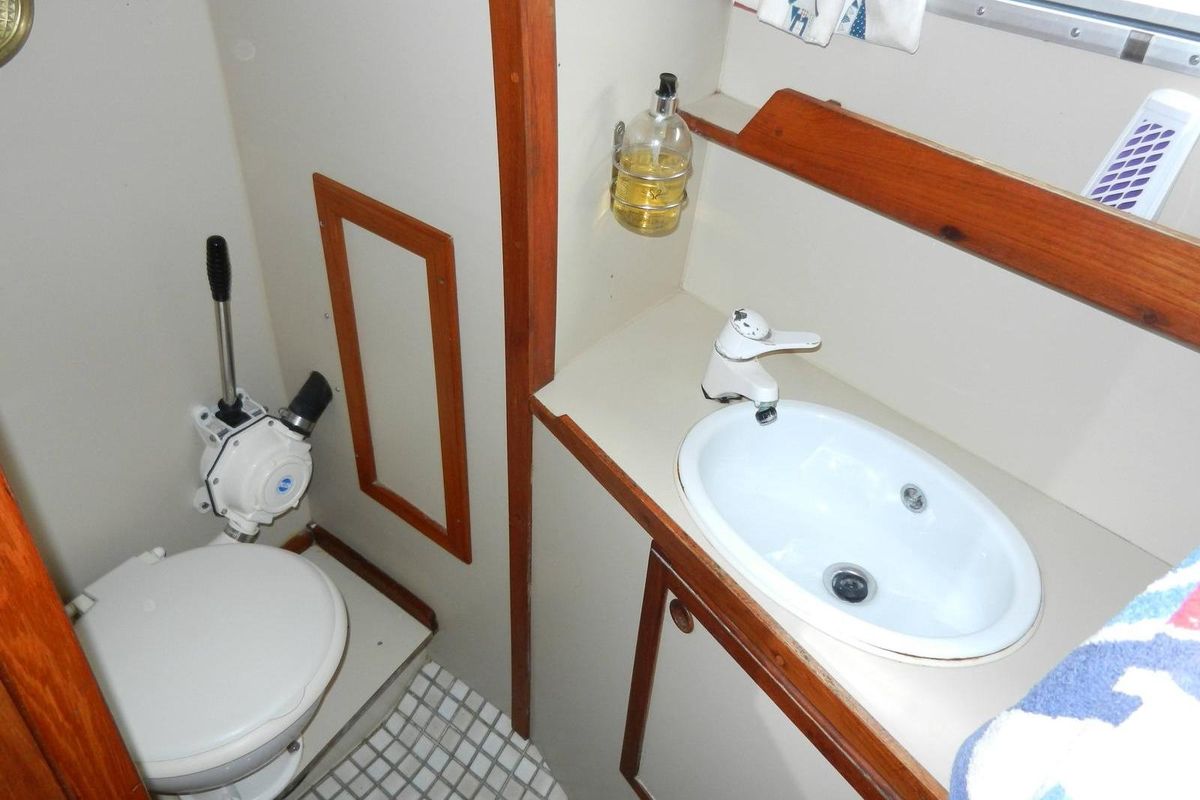 1986 Nauticat 33 en venta en Vila Nova De Gaia, Portugal (33 pies)