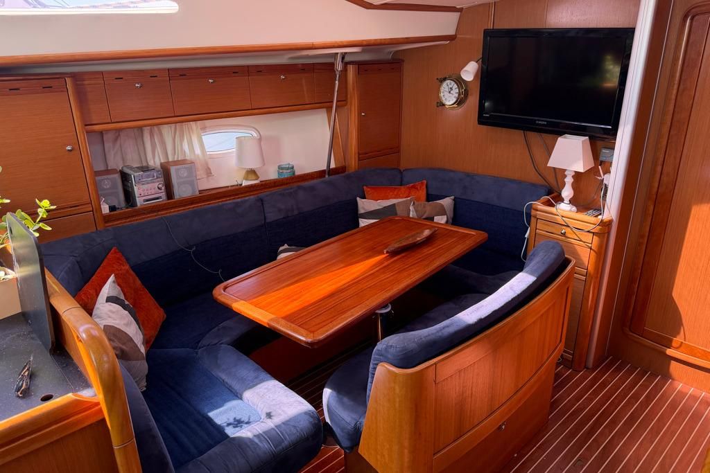 2011 Bavaria Vision 44