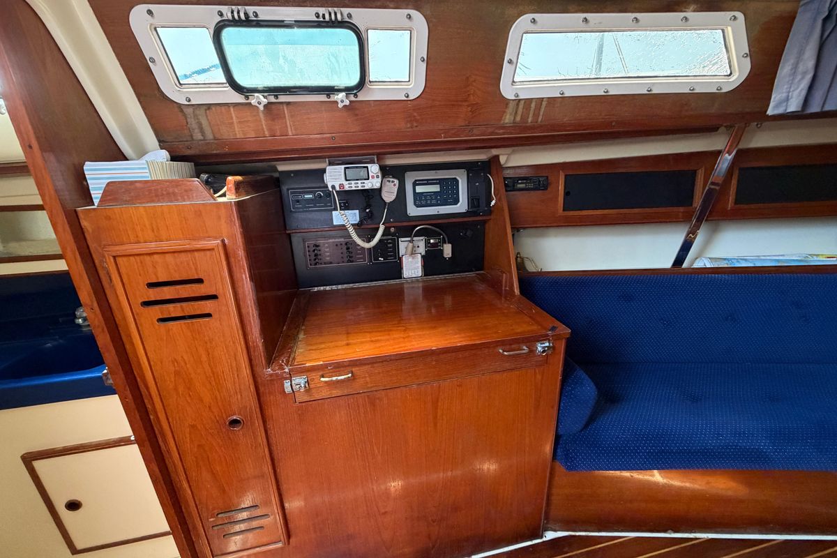1986 Pearson 33