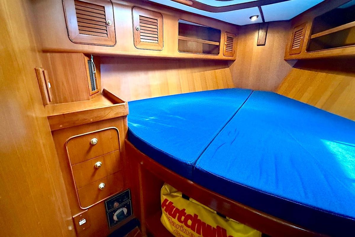 1998 Hylas 49