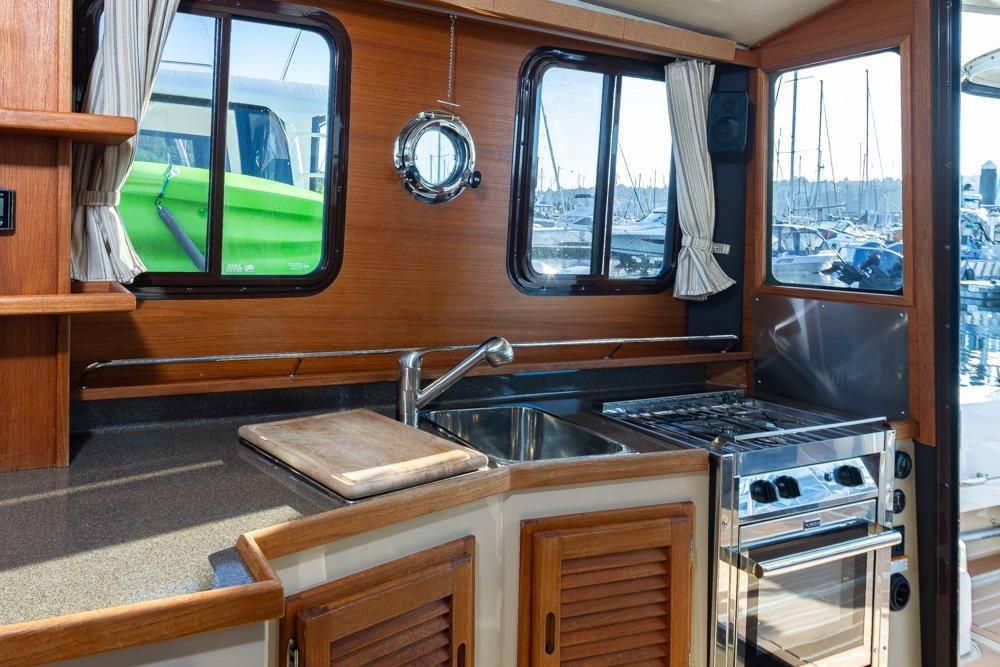 2018 Ranger Tugs R-31