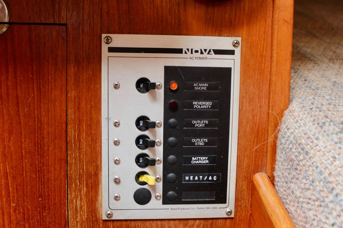1985 Nonsuch 30