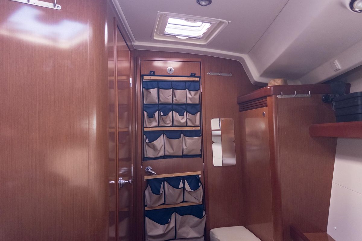 2010 Beneteau Oceanis 43