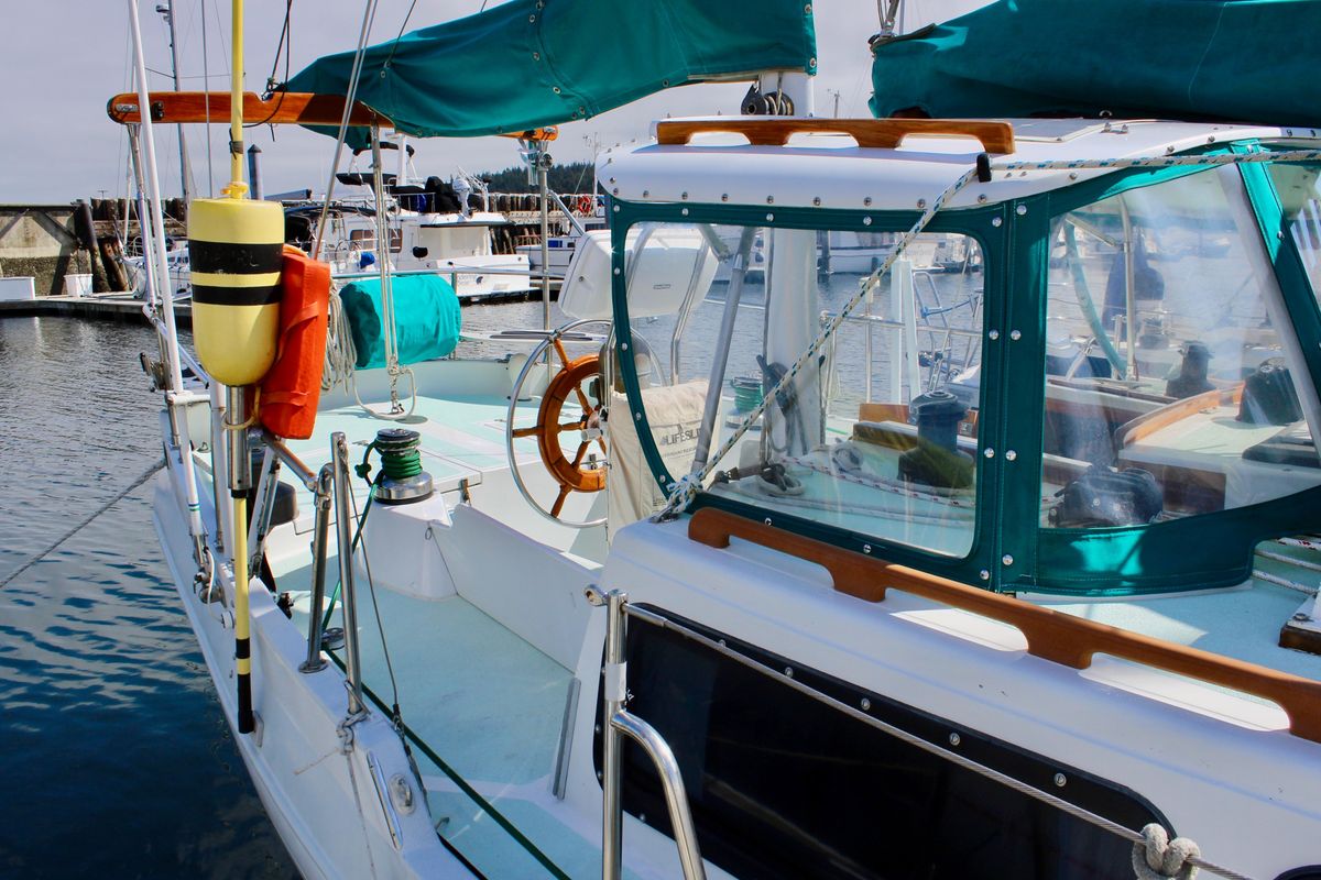 1975 Downeast 38